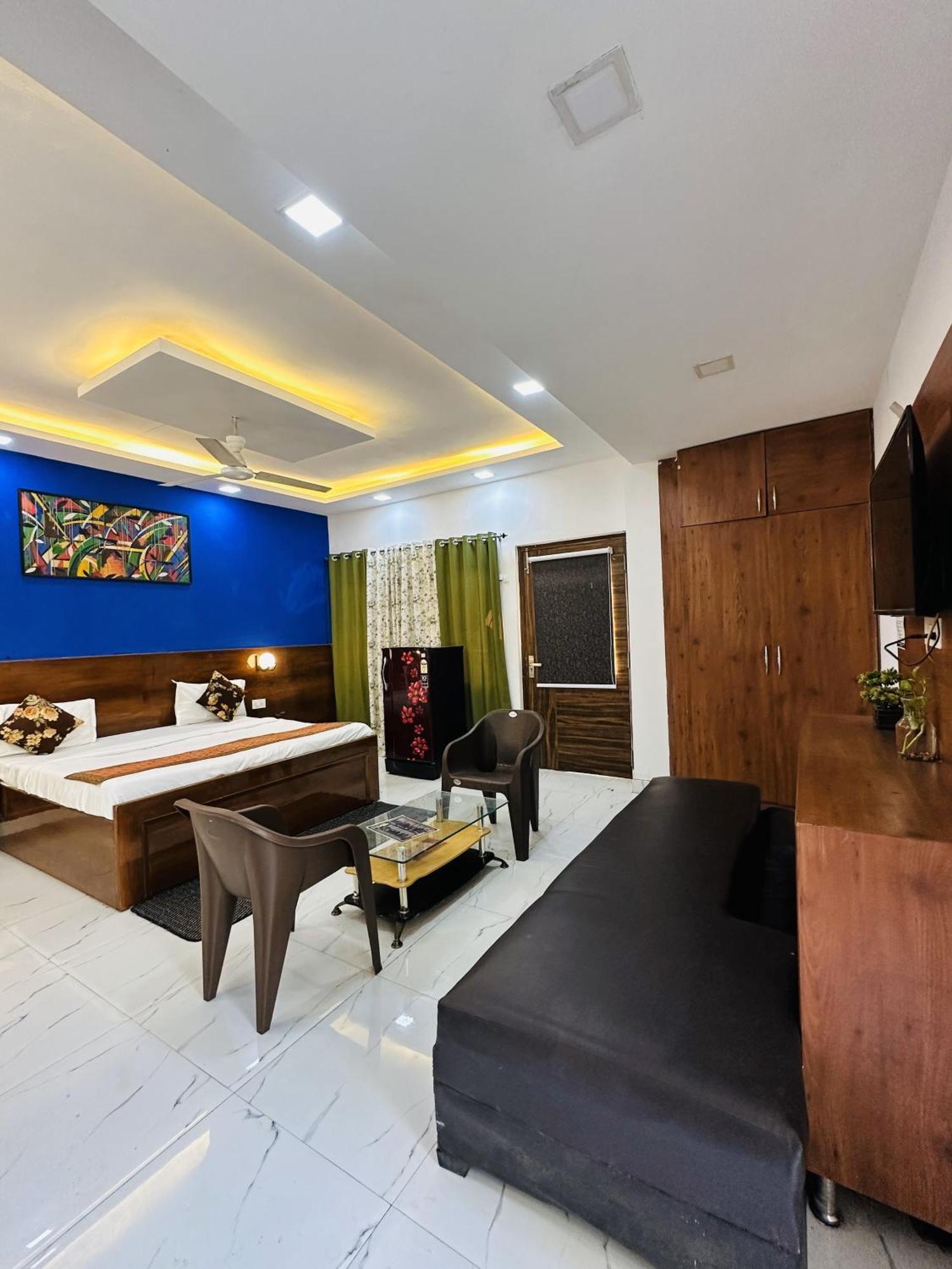 Golden Bed And Breakfast- High Quality Rooms In South Ex-1 D Block New Delhi Exterior photo